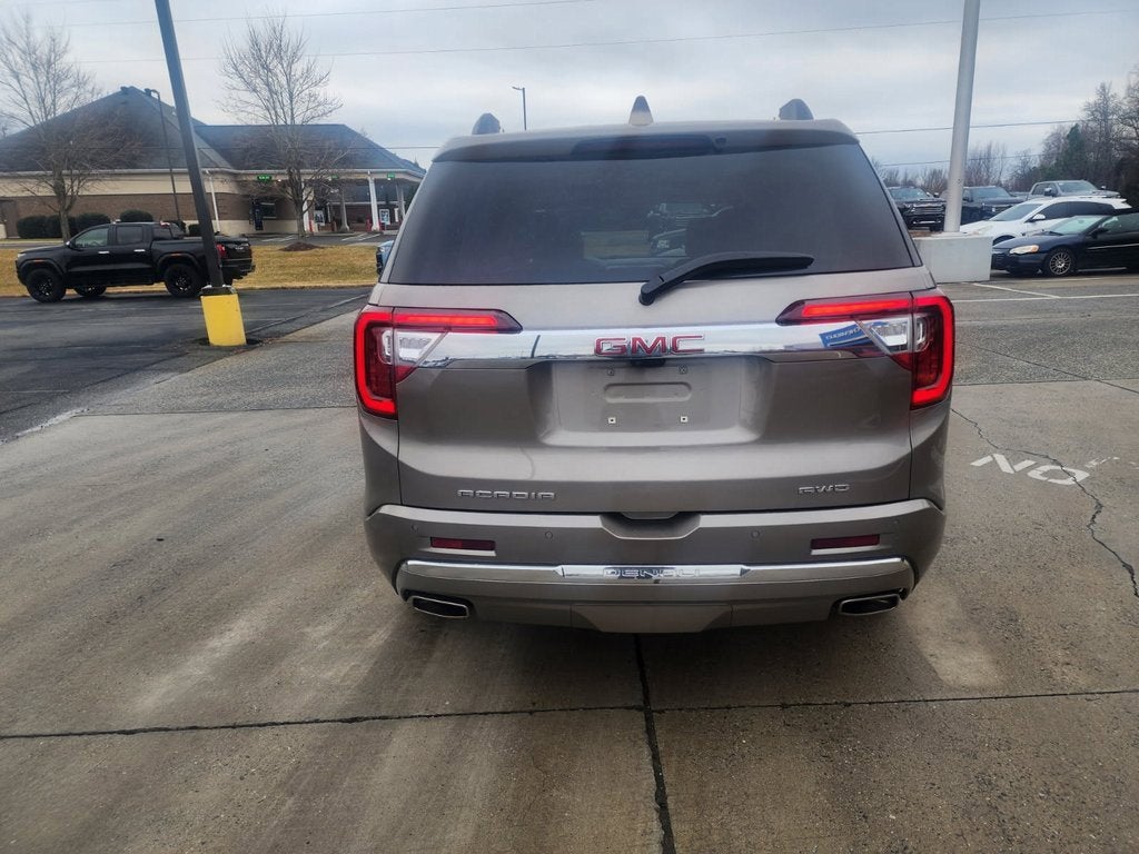2023 GMC Acadia Denali
