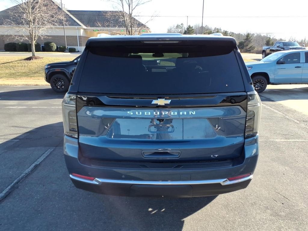 2025 Chevrolet Suburban LT