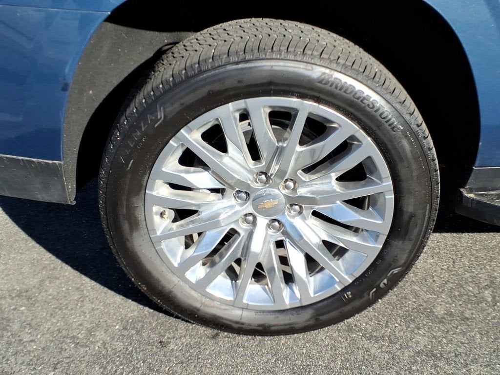 2025 Chevrolet Suburban LT