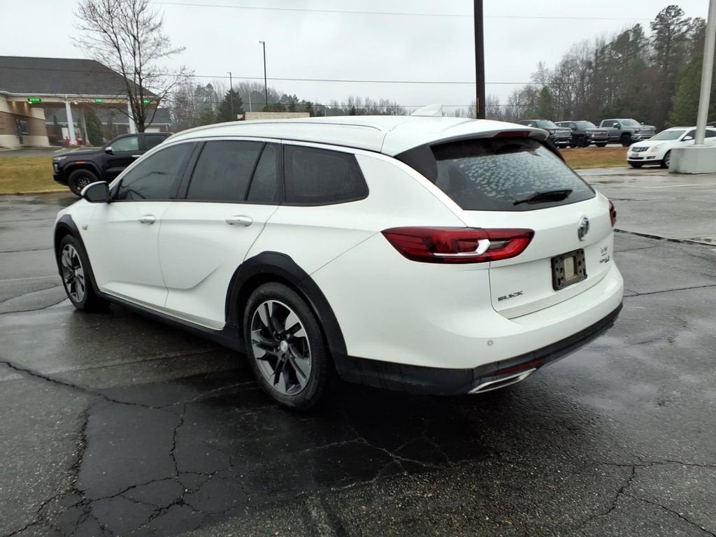 2018 Buick Regal TourX Essence