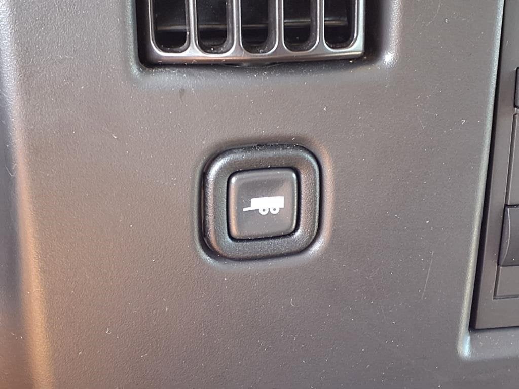 2025 Chevrolet Express Passenger 3500 1LS