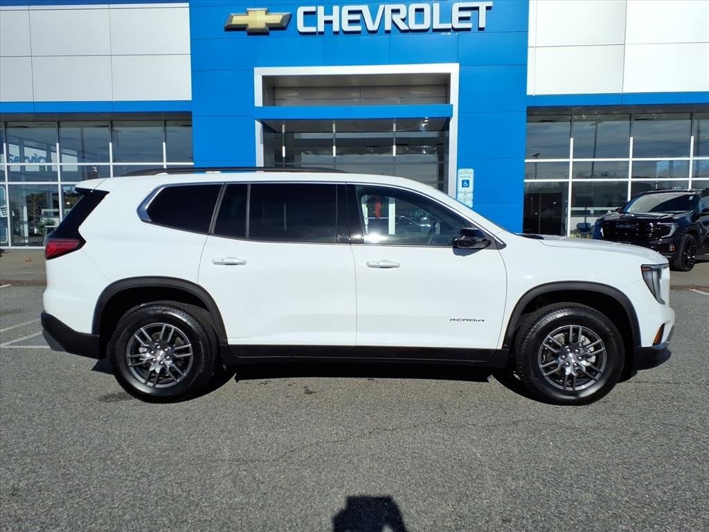 2025 GMC Acadia Elevation