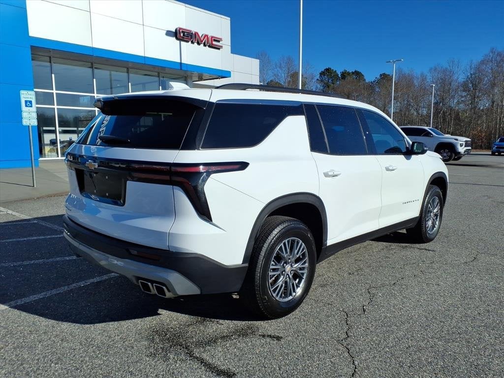 2025 Chevrolet Traverse LT