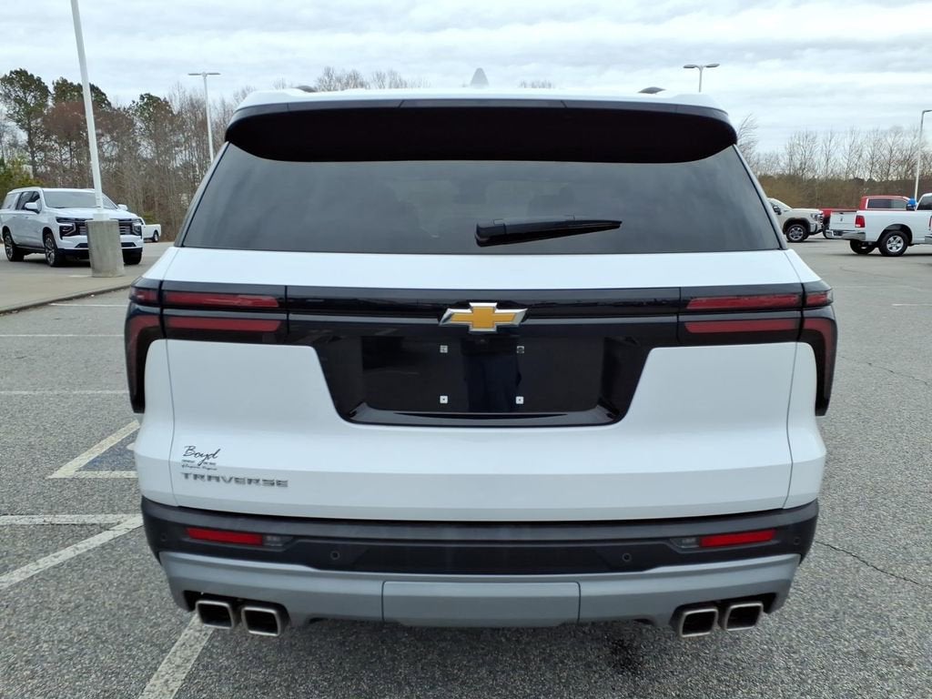 2025 Chevrolet Traverse LT