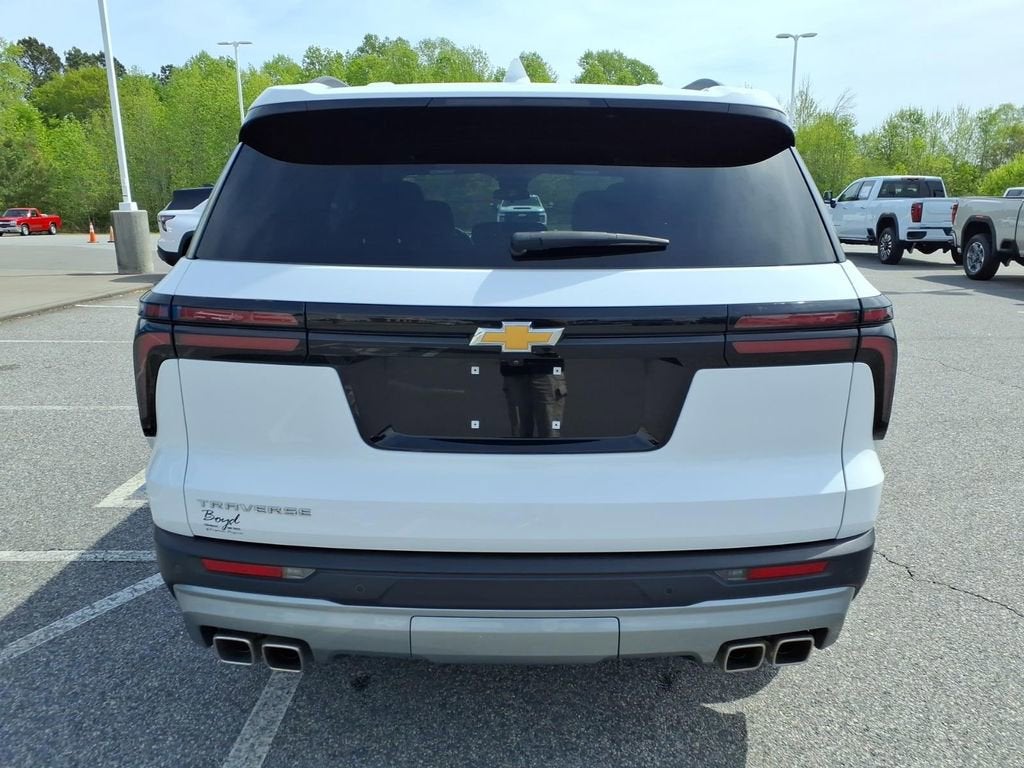2025 Chevrolet Traverse LT