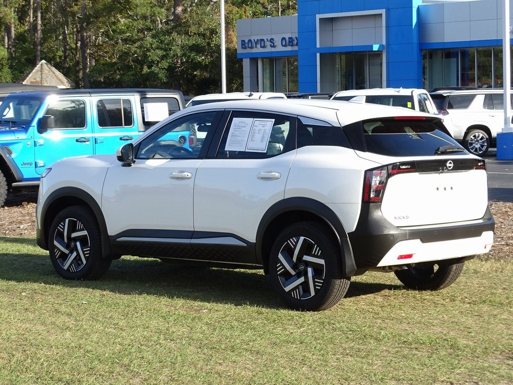 2025 Nissan Kicks SV