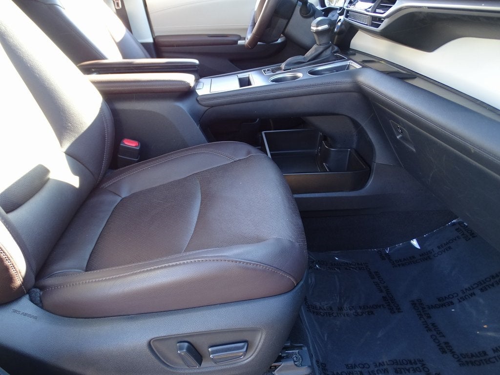 2023 Toyota Sienna Platinum 7 Passenger