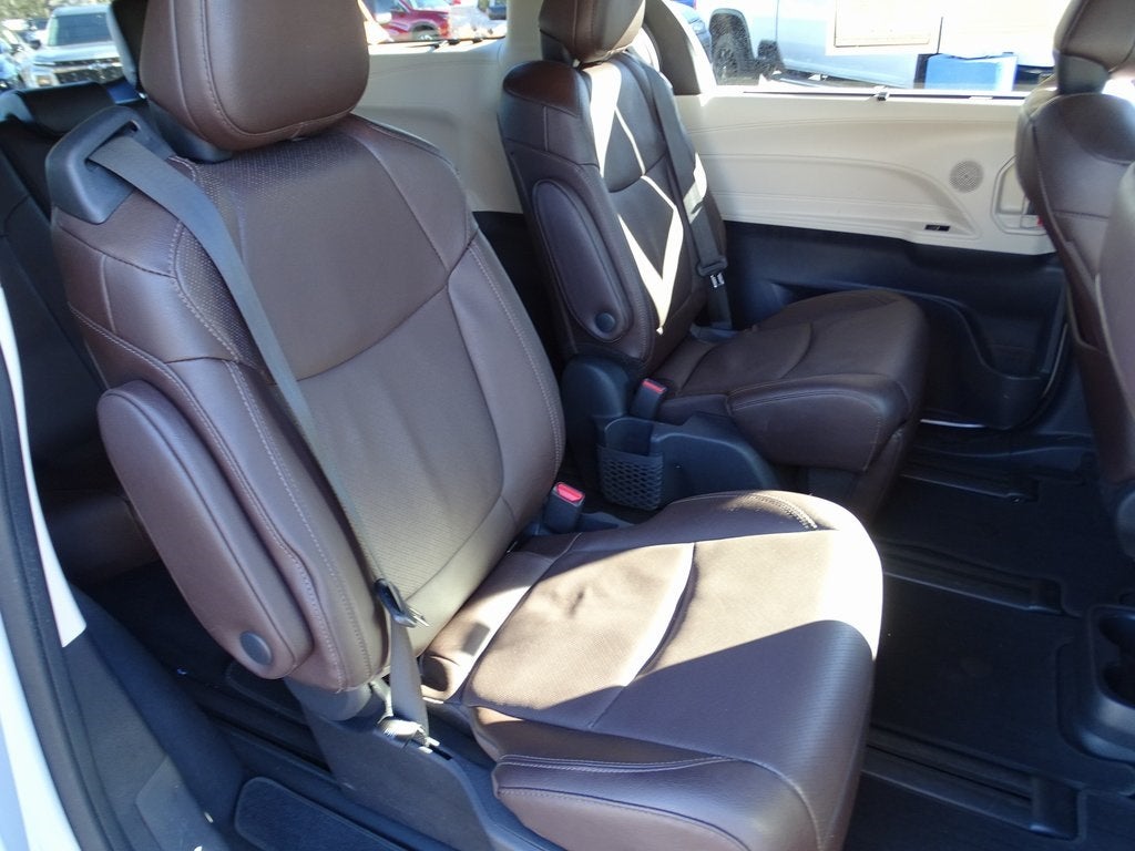 2023 Toyota Sienna Platinum 7 Passenger
