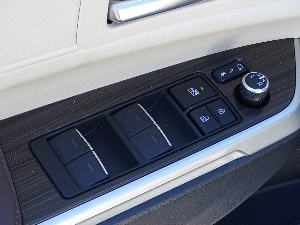 2023 Toyota Sienna Platinum 7 Passenger