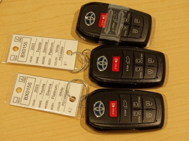 2023 Toyota Sienna Platinum 7 Passenger