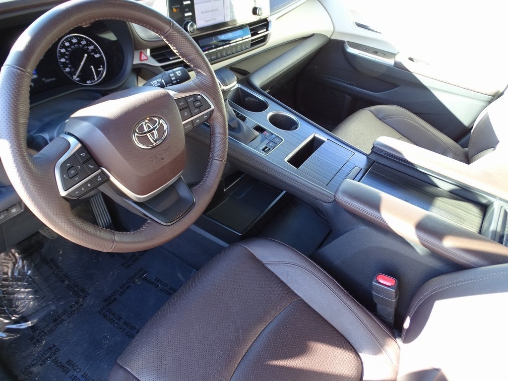 2023 Toyota Sienna Platinum 7 Passenger