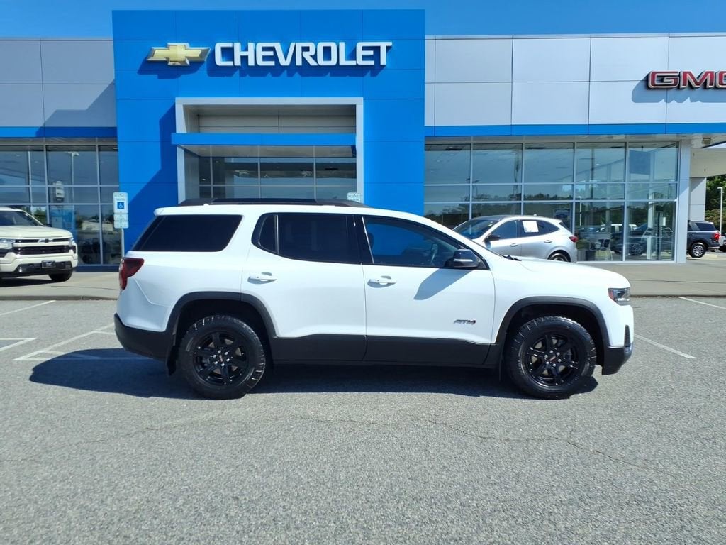 2023 GMC Acadia AT4