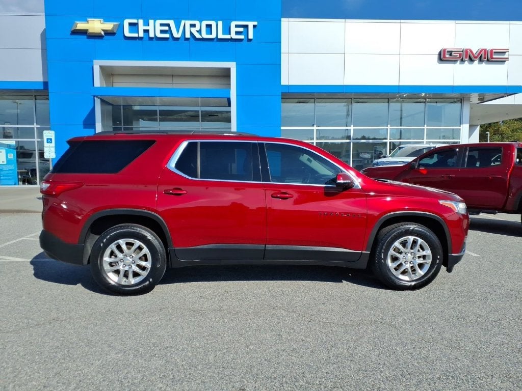 Used 2020 Chevrolet Traverse 1LT with VIN 1GNERGKW0LJ324268 for sale in Emporia, VA