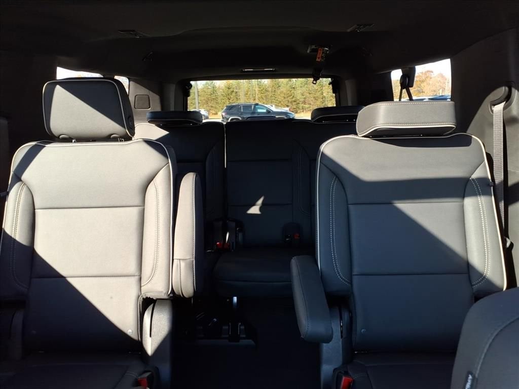 2026 Chevrolet Suburban Premier - Photo 15