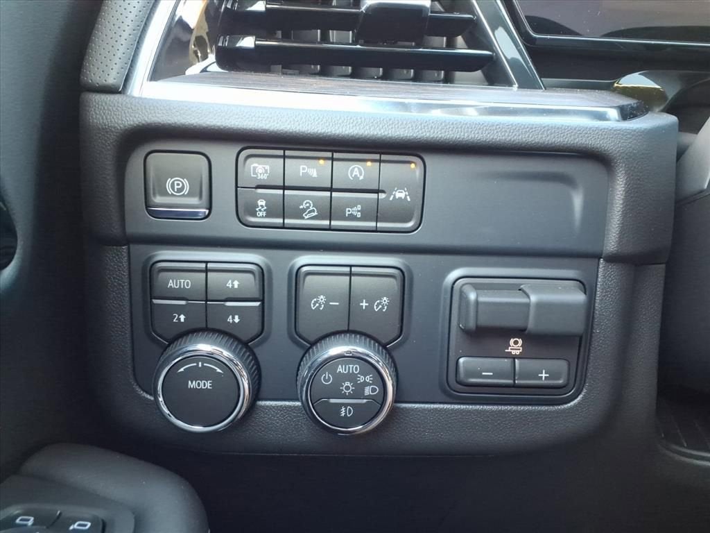 2026 Chevrolet Suburban Premier - Photo 19