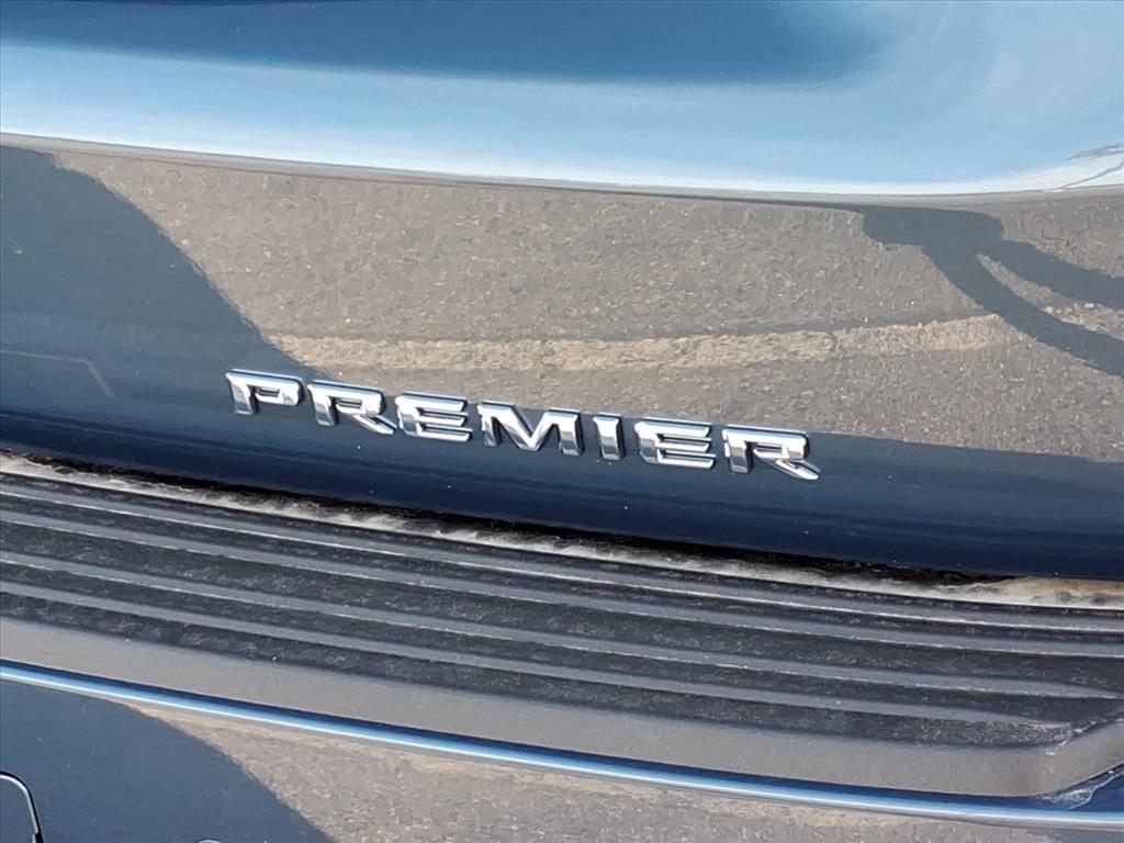 2026 Chevrolet Suburban Premier - Photo 8
