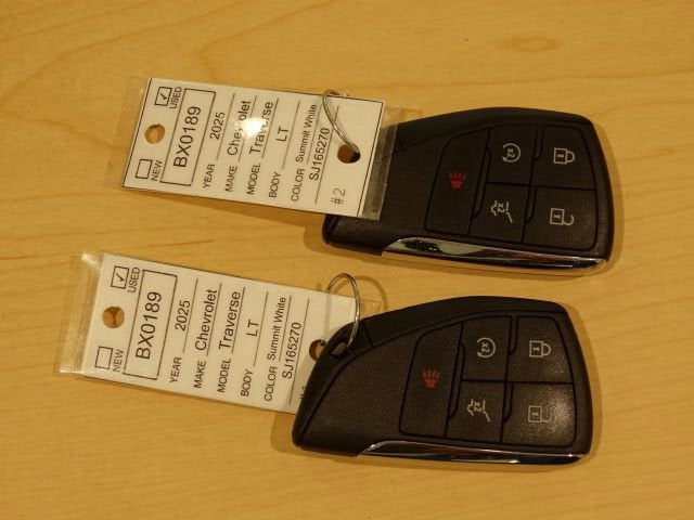 2025 Chevrolet Traverse LT