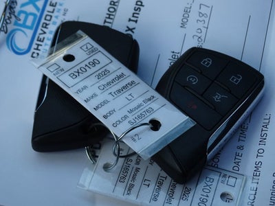 2025 Chevrolet Traverse LT