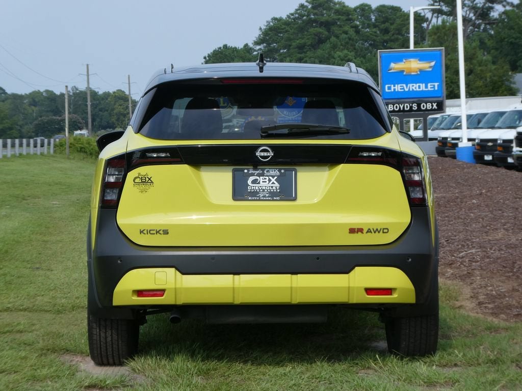 2025 Nissan Kicks SR