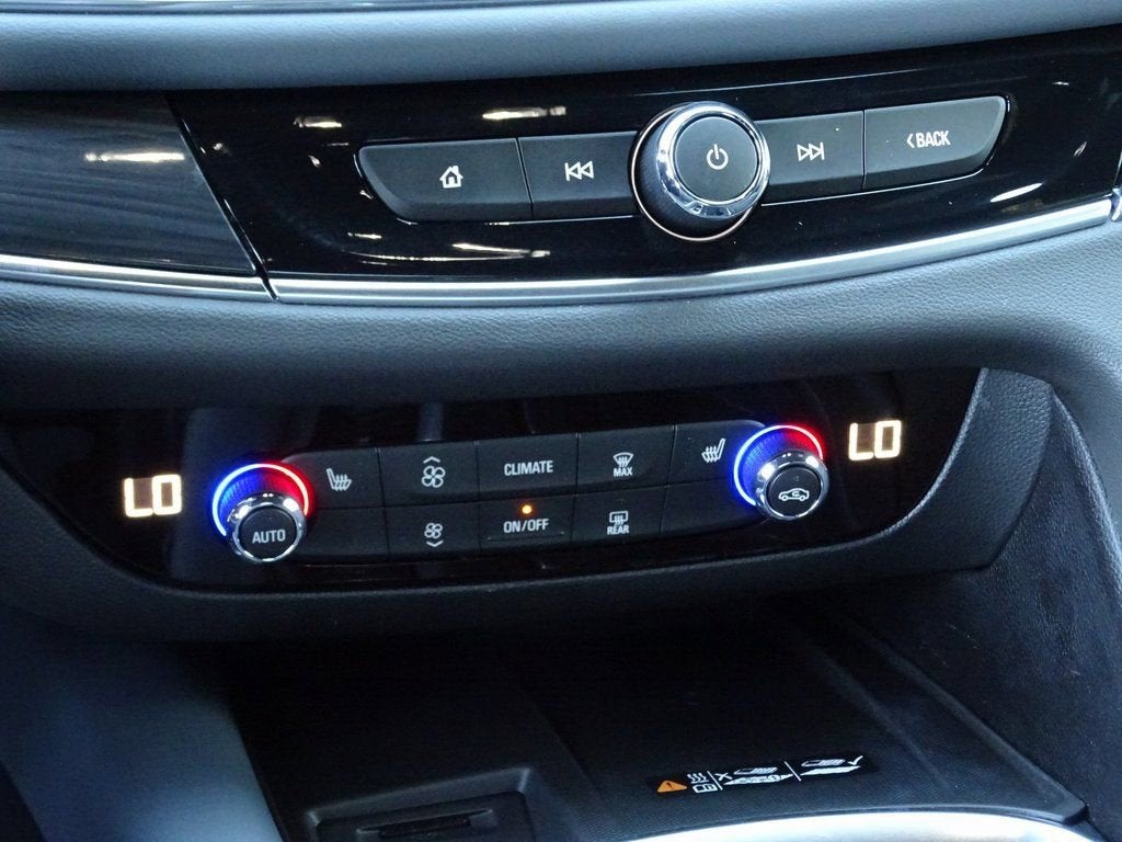 2022 Buick Enclave Essence